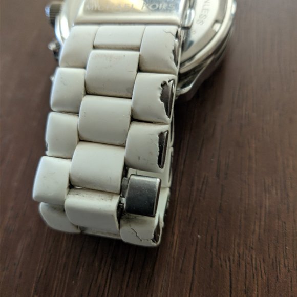 Michael Kors Runway White Chrono Unisex Watch - MK8108 - Picture 5 of 11